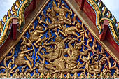Bangkok Wat Pho, decorations of the gables. 